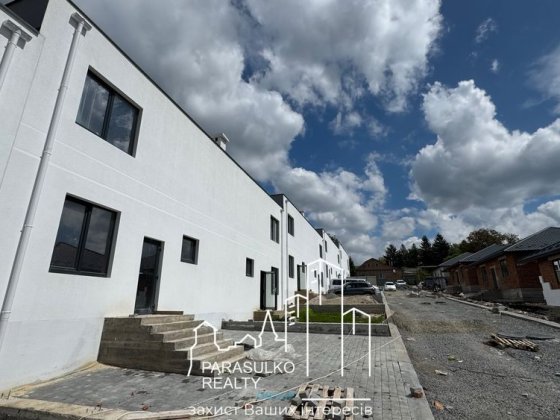 Продам шикарний дуплекс з парканом під чистовий ремонт! Каменец-Подольский