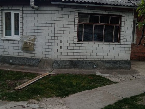 Обменяю на район порт часть дома район магазина катерина Конотоп