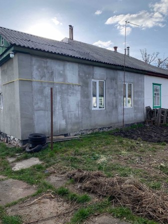 Ціну зменшено! Терміново продаю  пів  будинку(ЗОШ №1) - фото 1