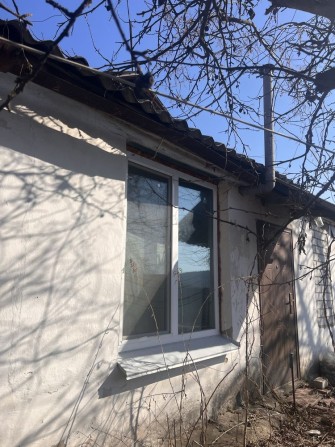 Продається камʼяний  будинок з ділянкою,гаражем і садом - фото 1