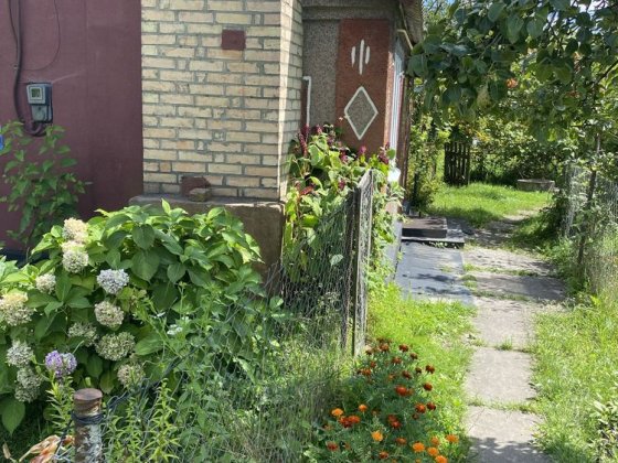 Продам будинок з приватизованою землею у черті міста Коростень