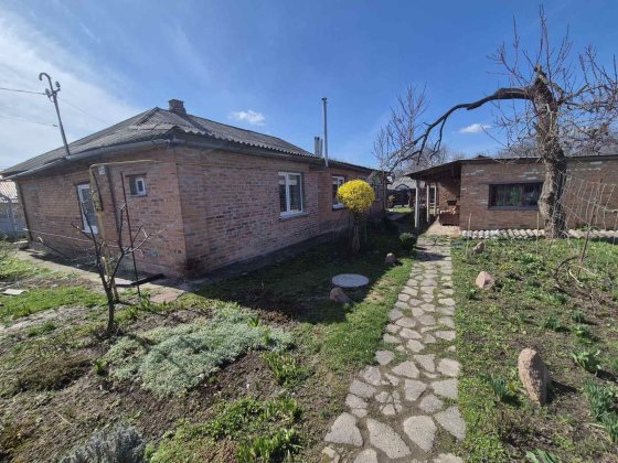 Продам житловий будинок р-н ж/д вокзалу Лубни