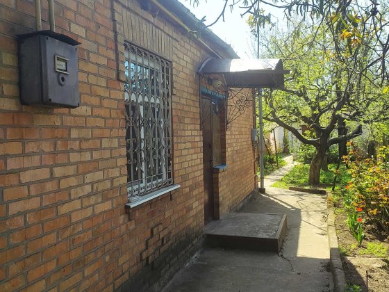 Продаж приватного будинку з гаражем, дім Марганец