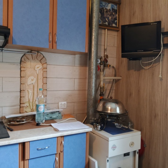 Продаю дом г Мерефа центр с шикарным ремонтом 20 соток , сертификат да - фото 1