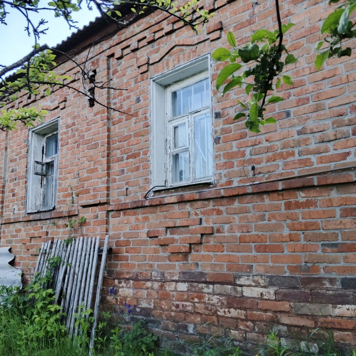 Продаю дом  г.Мерефа с шикарным участком - фото 1