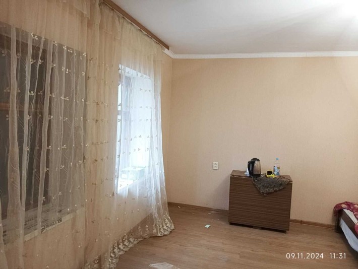 Продам.. 1/3 дома в районе центра Мерефы. - фото 1