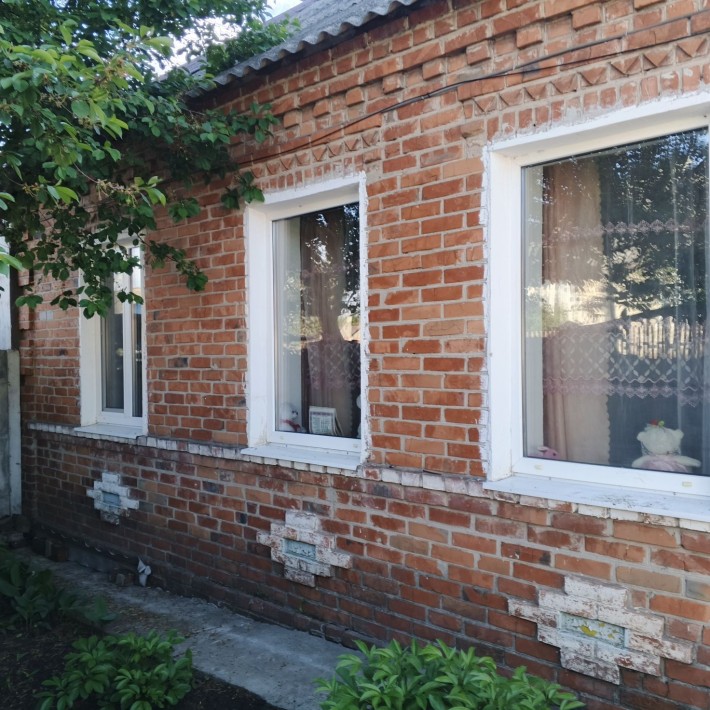 Продаю кирпичный дом г.Мерефа рн центра , сертификат, сотрудничаю - фото 1