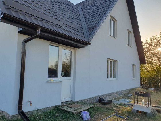 Продаю дом современный постройки г.Мерефа рядом лес ,река. Мерефа