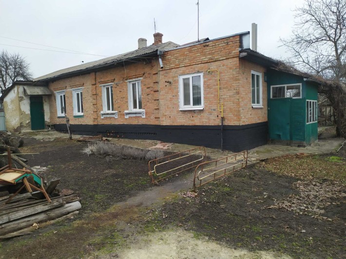 Продам ½ будинку по вул.Бузковій (колишня Таращанська) - фото 1