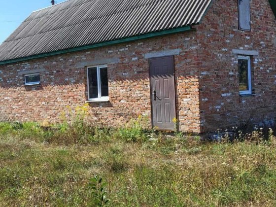 Будинок з гаражем Миргород