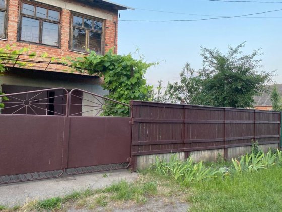 Продам будинок в Миргороді вулиця Вишнева з земельною ділянкою Миргород