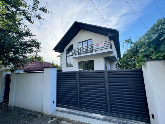 Продається новий будинок центр Мукачево