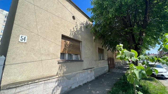 Продаж старословацького дому та престижної локаціі в Мукачево - фото 1