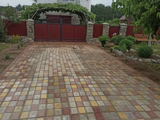 Часний будинок, Земля 13соток Новодністровськ