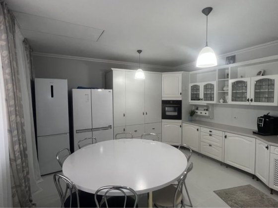 Добротний дім на 9 сотинах Мукачево