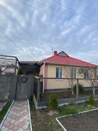 Продам добротный дом в хорошем районе районной больницы - фото 1