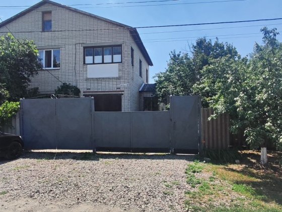 Двухэтажный дом в 10 минутах от центра Павлоград