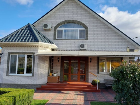 Продам елітний будинок з VIP обстановкою в центрі міста Прилуки