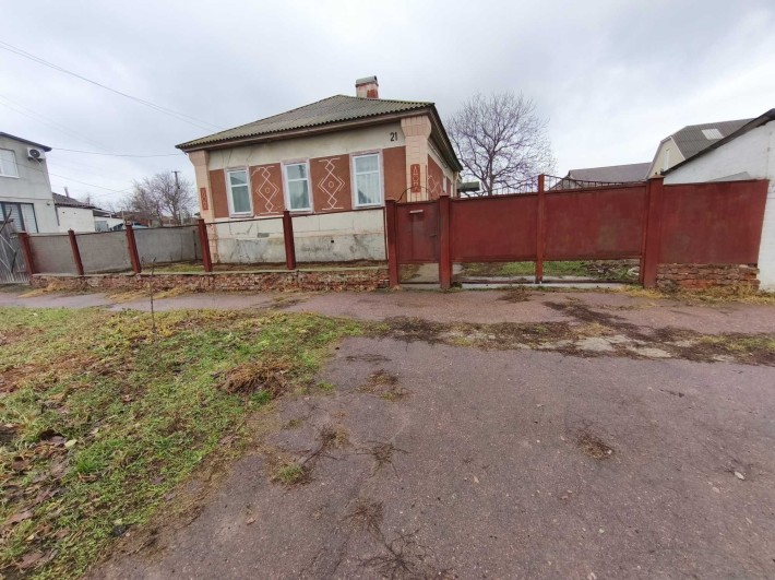Продам будинок в центрі міста - фото 1