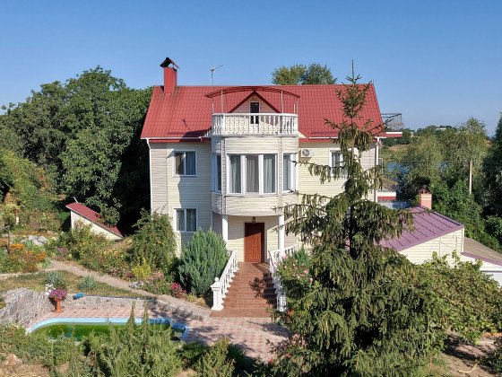 Дом возле воды в Нагорном Светловодск