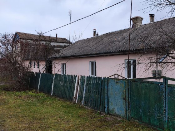 Продам будинок 123м2, 6 кімнат, 2 кухні, індивідуальне опалення. Славута