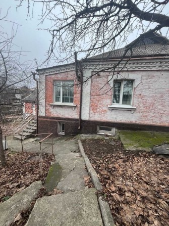 продаж окремого будинку в центрі міста - фото 1