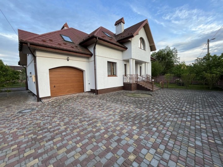 Просторий будинок у Трускавці з ремонтом, меблями, технікою та садом - фото 1