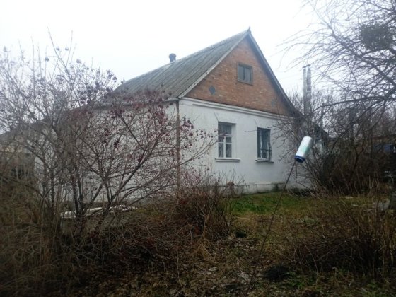 Продається будинок на 2 половини Фастов