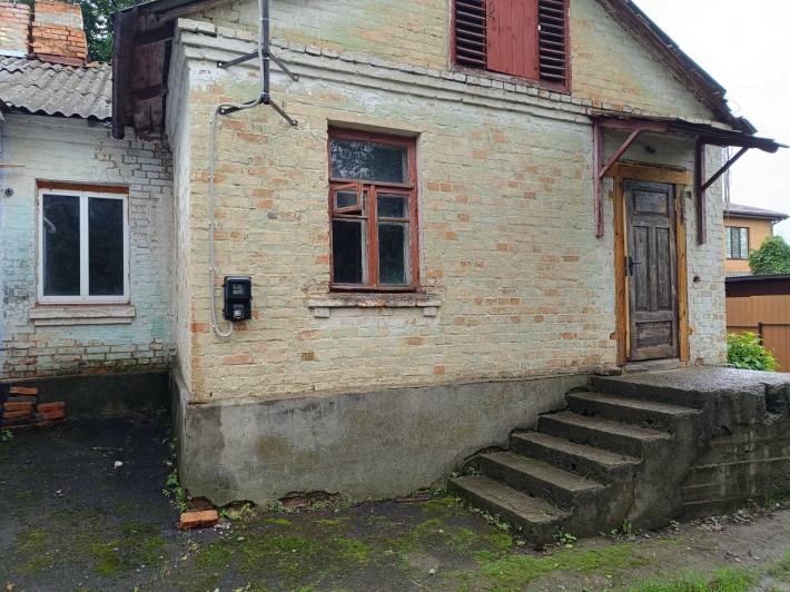 Продається частина будинку центральна частина міста під ремонт - фото 1