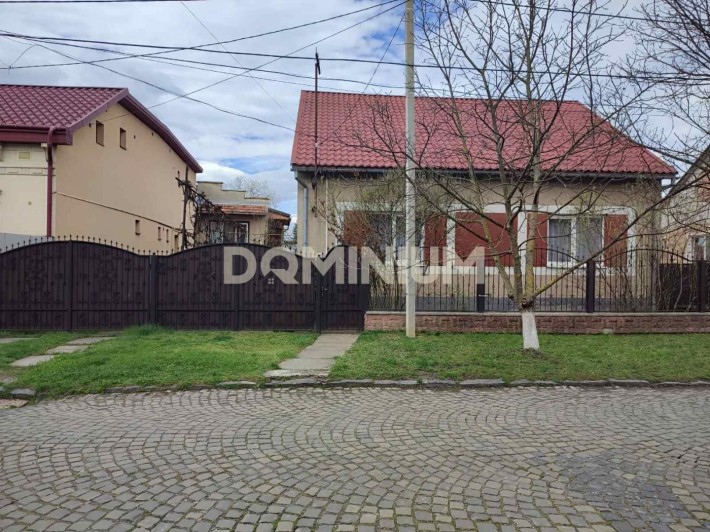 Продається будинок в центрі м. Хуст - фото 1