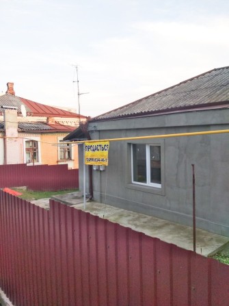 Продається половина будинку із земельною ділянкою 6 сот  в центральній - фото 1