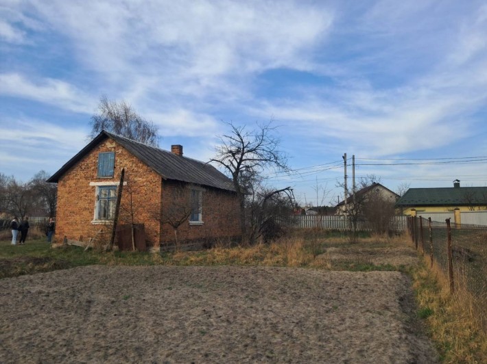 ПРОДАЖ .Будинок в центрі с.Межиріччя. - фото 1