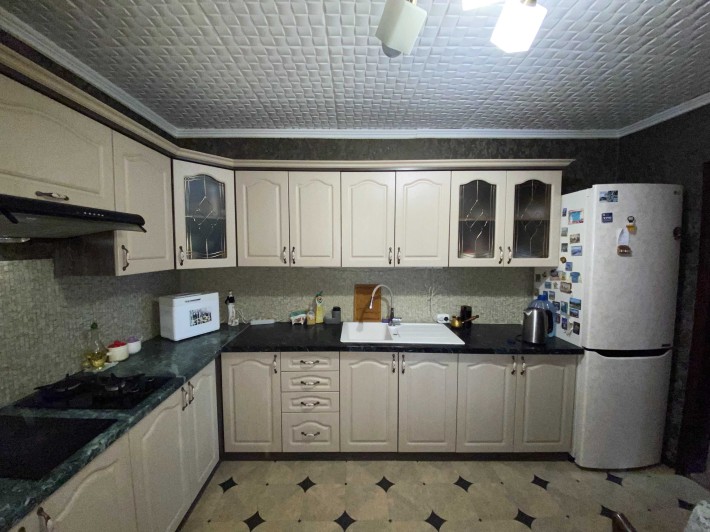 Продам шикарный 2-х этажный дом, 2004 года постройки, общ.пл 162 кв.м. - фото 1