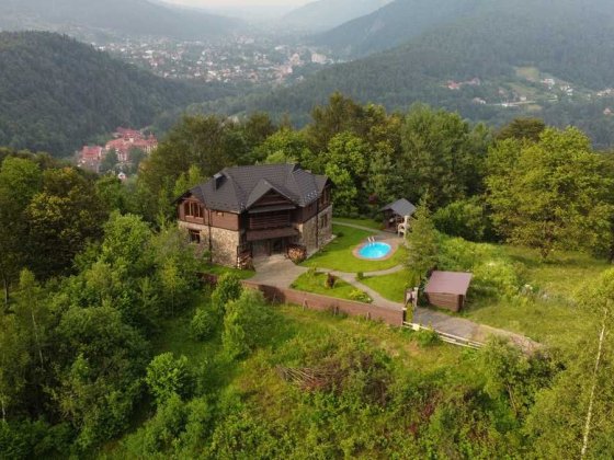 Продається винятковий, сучасний будинок в унікальному місці в м.Яремче Яремче