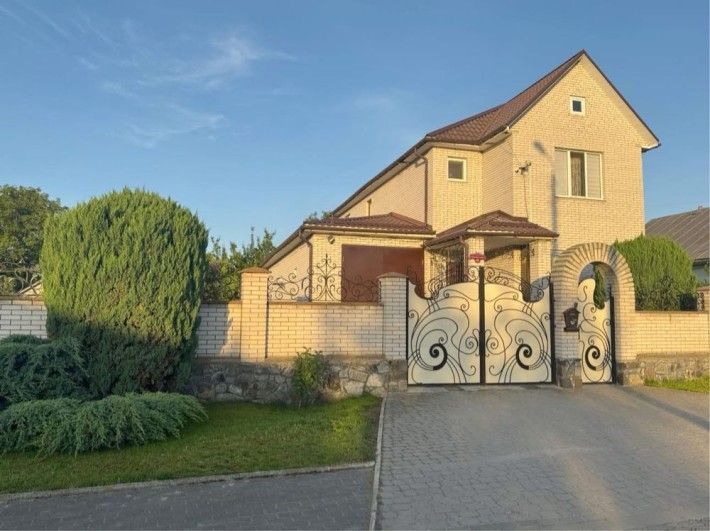 Продаж приватного будинку в м.Бар, вул.  Галицьких вояків, 63. - фото 1