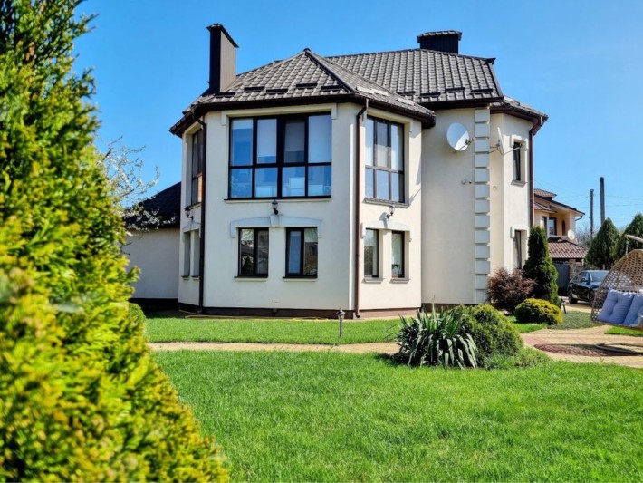 Продам 2 поверховий будинок, від власника , ділянка 10 соток - фото 1