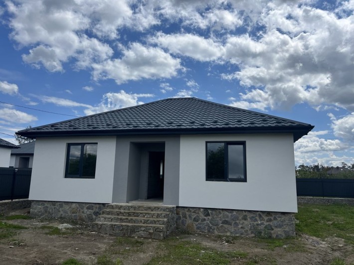 Продаж будинку з центральними комунікаціями - фото 1