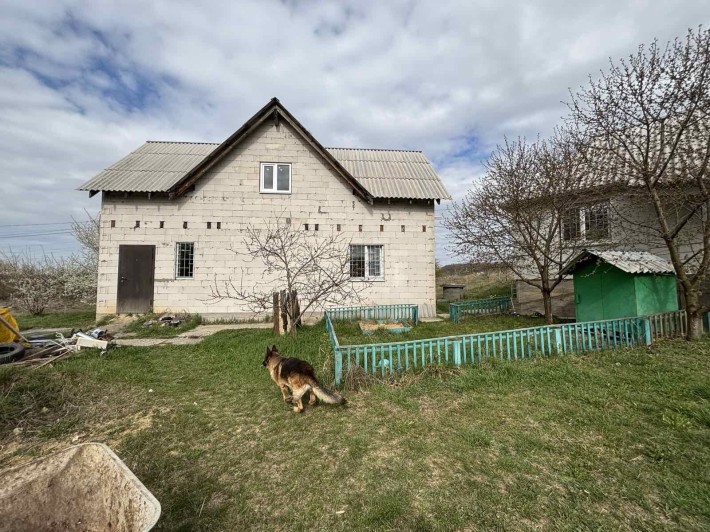 Продається будинок,на території жила времянка - фото 1