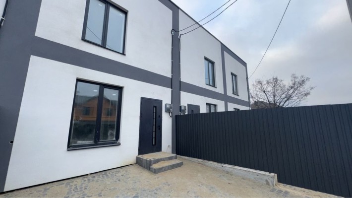 Продам таунхаус з ремонтом 70 кв м . - фото 1