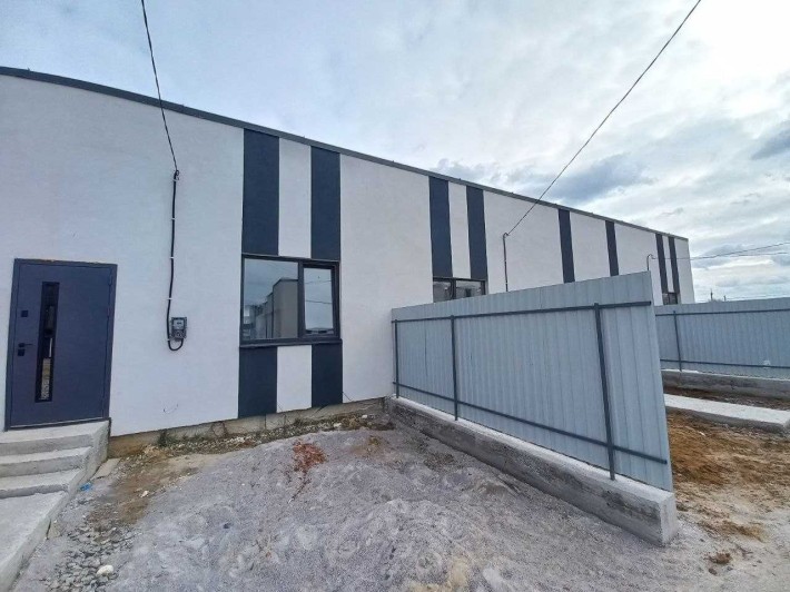 Таунхаус з ремонтом, газове опалення, ділянка - фото 1