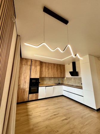 Продам будинок з сучасним ремонтом - фото 1