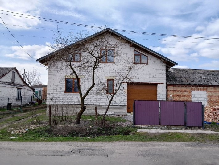 Продам будинок  в смт. Іваничі Волинська область - фото 1