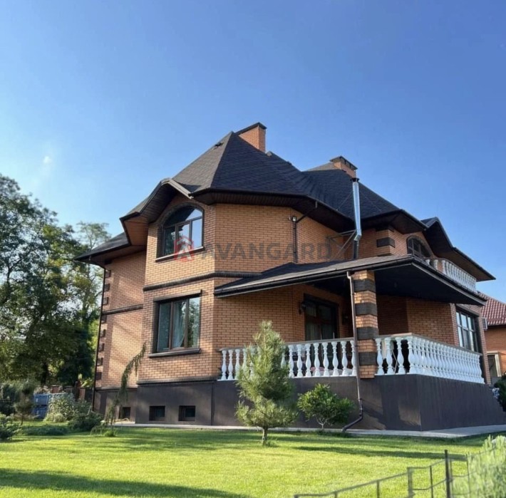 Ексклюзивна пропозиція, будинок у смт.Обухівка, 295м², 210000$ - фото 1