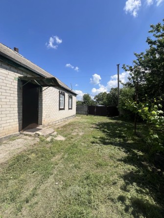 Продам будинок по центральній вулиці - фото 1