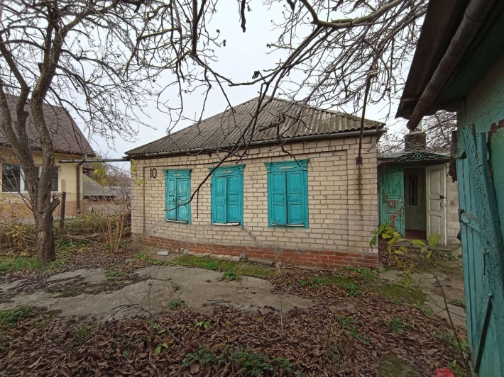 Продам дом в Центе Подгородное, 3 комнаты ,газ - фото 1
