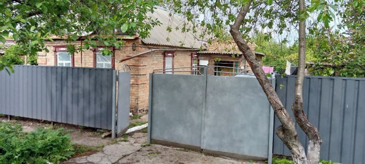 Продам не большой домик на восточной стороне - фото 1
