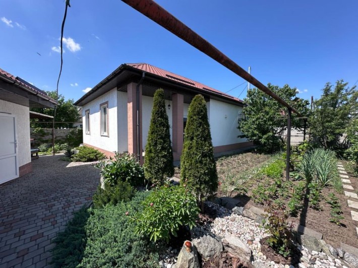 Продам дом 1 этажный  в Подгороднем с участком - фото 1