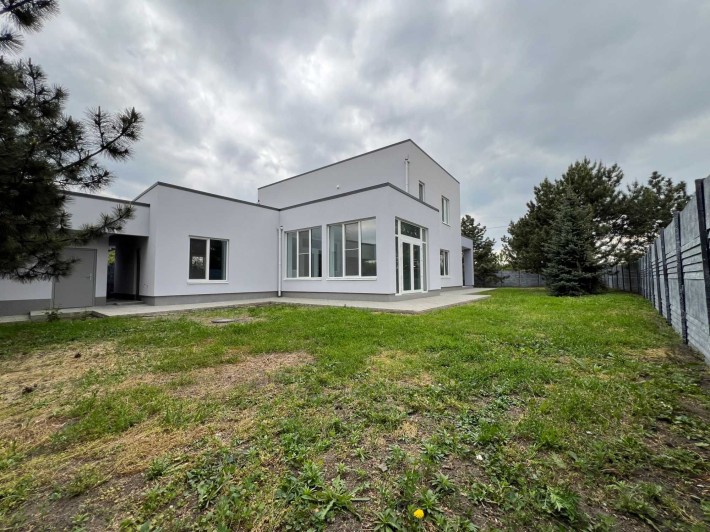 Продам новый двухэтажный дом с ремонтом — Подгородное, Ермолаевка - фото 1