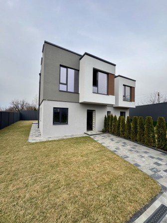 Продам Таунхаус Новоалександровка - фото 1