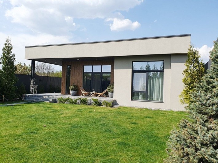Продам дом с новым ремонтом Новоалександровка ,Кристальный - фото 1